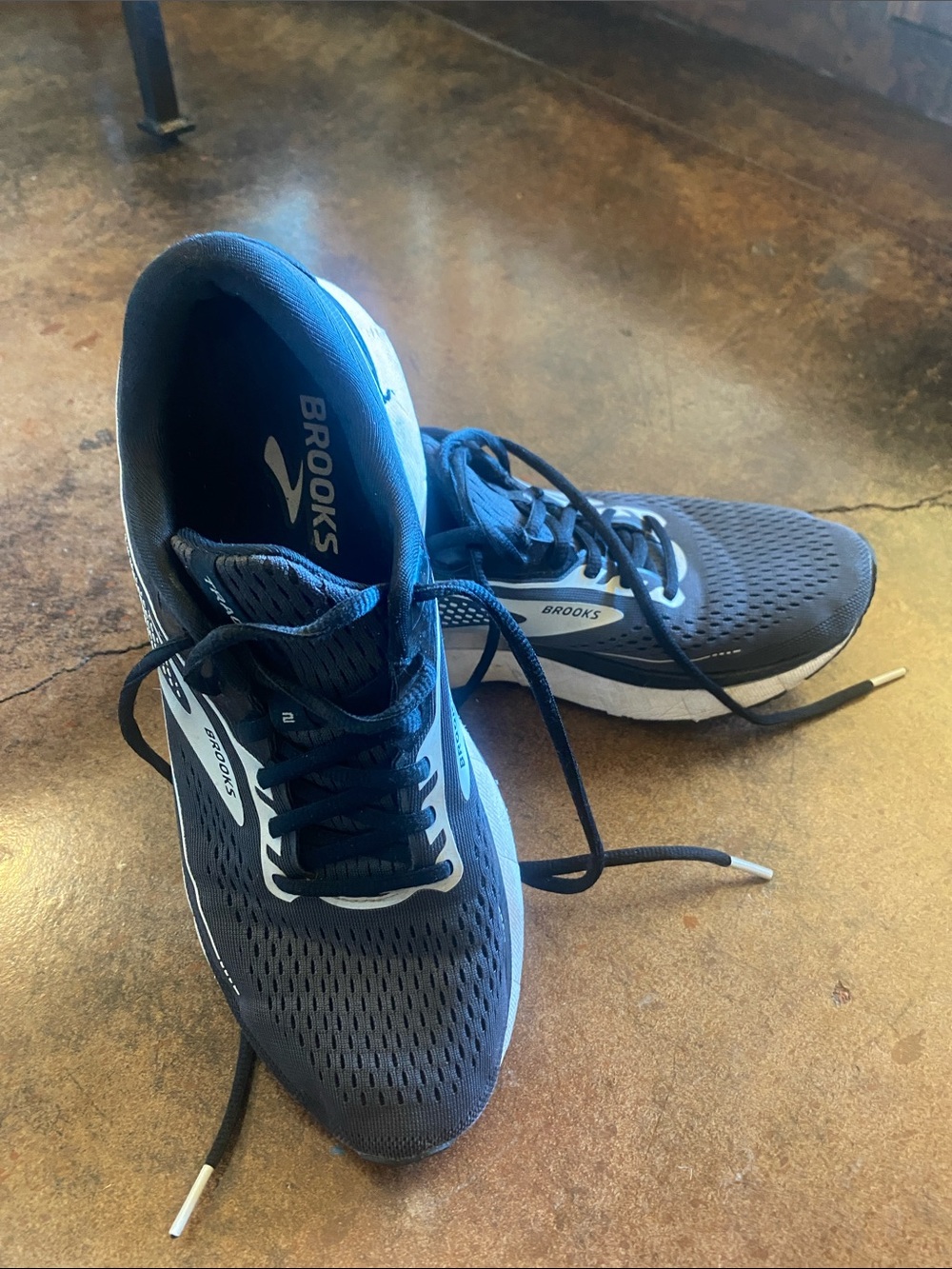 Brooks Men's Athletic Running Shoes - Gray and Black